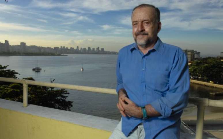 Jo&atilde;o Gilberto era uma esp&eacute;cie de Chet Baker brasileiro, diz Ricardo Cravo Albin