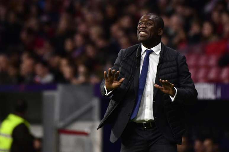 Seedorf teve passagens ruins em todos os clubes que treinou (Foto: Pierre-Philippe Marcou / AFP)