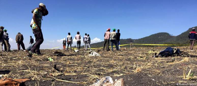 A queda aconteceu a cerca de 60 quilômetros do aeroporto da capital da Etiópia