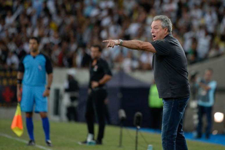 Abel Braga fez criticou a arbitragem (Foto: Alexandre Vidal / Flamengo)