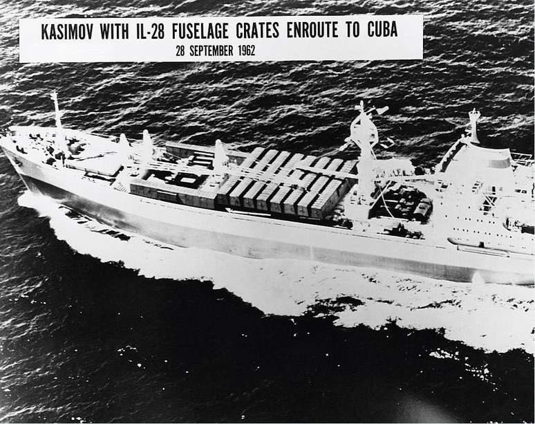 Embarca&ccedil;&atilde;o russa leva material militar em dire&ccedil;&atilde;o a Cuba em 1962.