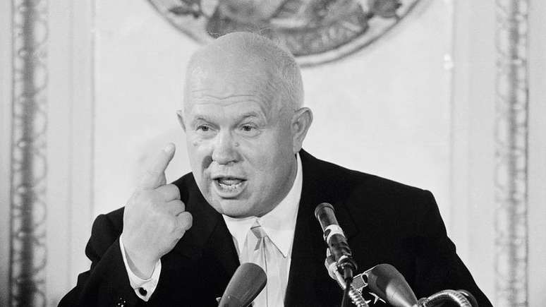 Sob Khrushchev, a Uni&atilde;o Sovi&eacute;tica dizia buscar defender Cuba