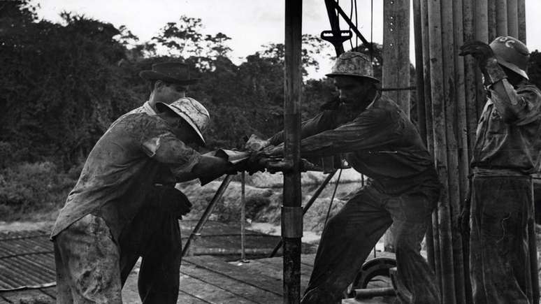 Betancourt governou a Venezuela quando a ind&uacute;stria petroleira n&atilde;o havia sido estatizada ainda