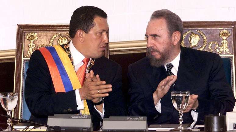 Nos anos 2000, o presidente venezulano, Hugo Ch&aacute;vez, aproximou o pa&iacute;s de Cuba