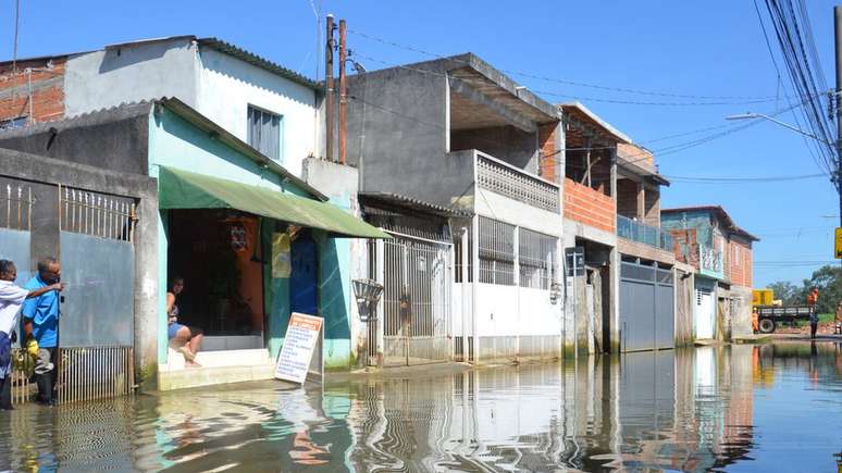 No pior momento das cheias, foram 52 pontos de alagamento em toda a cidade, dizem os bombeiros