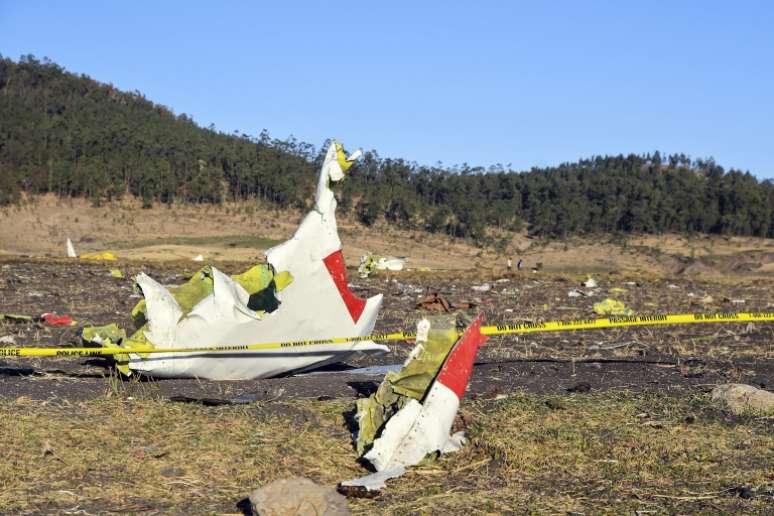 O avião caiu apenas seis minutos após decolar em Adis-Abeba, a capital da Etiópia, com destino a Nairobi, no Quênia