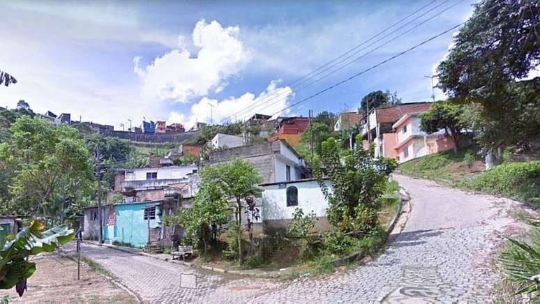 Foto aproximada da Rua Caiçara, local onde houve o desabamento 