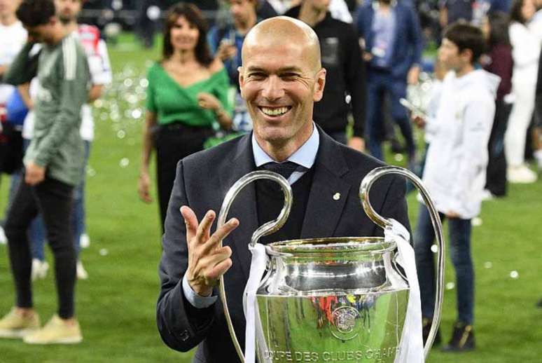 Zidane conquistou três Liga dos Campeões da Europa com o Real Madrid (Foto: GENYA SAVILOV/AFP)