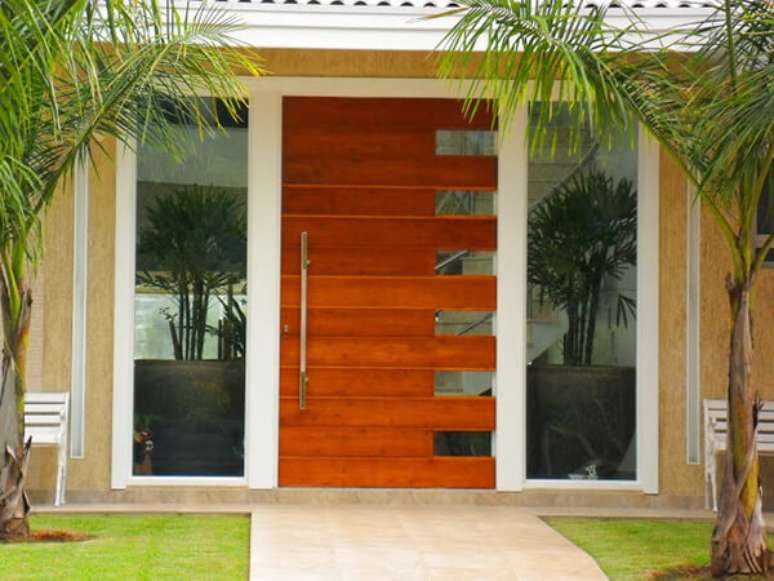 1- Os modelos de portas diferenciados valorizam e decoram a fachada do seu imóvel. Fonte: Construindo Minha Casa Clean