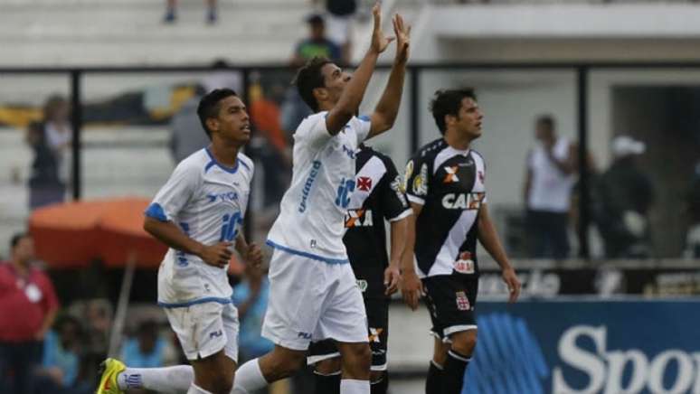 A tarde daquele sábado foi desastrosa para a equipe cruz-maltina (Foto: Divulgação/Avaí)