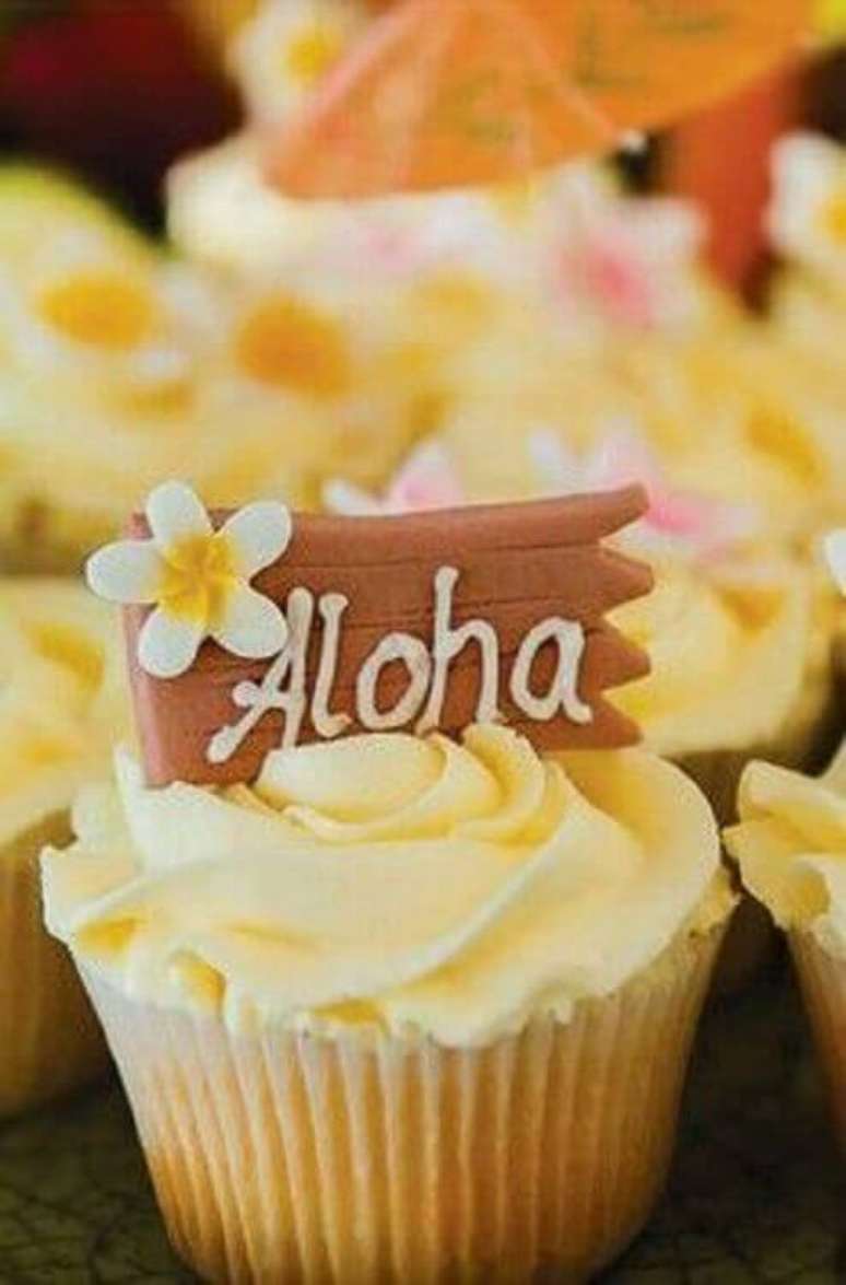 20. Docinhos personalizados para festa luau decoração – Foto: Pinterest