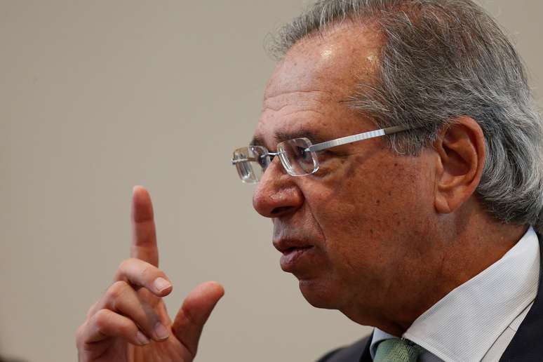 Ministro da Economia, Paulo Guedes, durante reunião em Brasília 20/02/2019 REUTERS/Adriano Machado