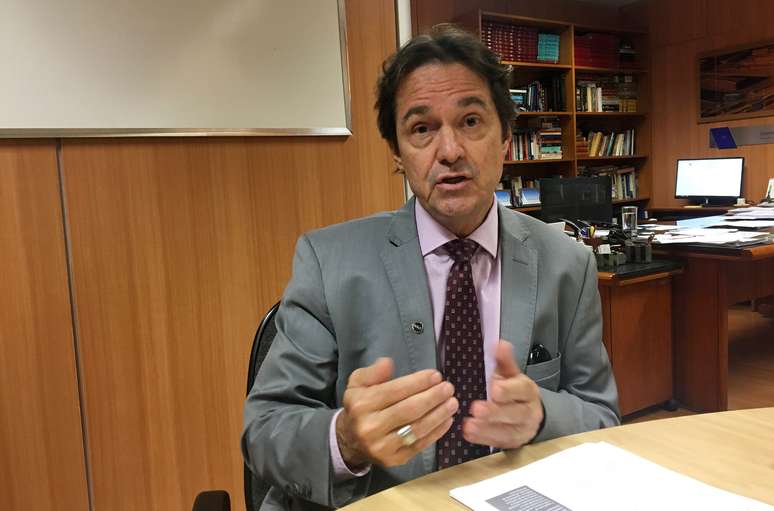Alexandre Vidigal de Oliveira, secretário de Mineração do Ministério de Minas e Energia, em entrevista à Reuters em Brasília
12/03/2019
REUTERS/Jake Spring