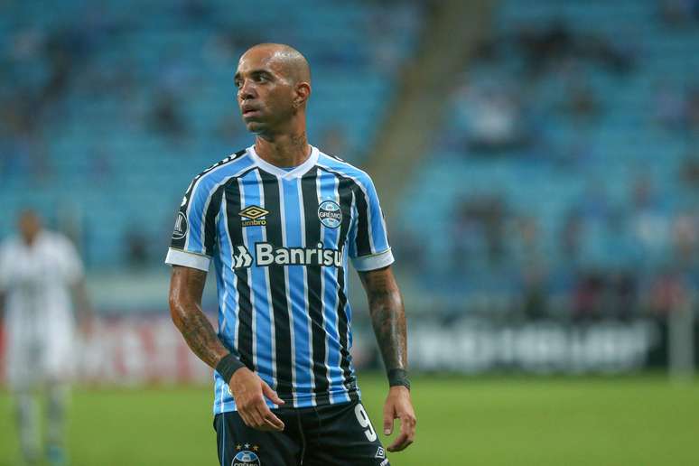 Tardelli durante Grêmio x Libertad, partida valida pela 2ª rodada do grupos H da Copa Libertadores