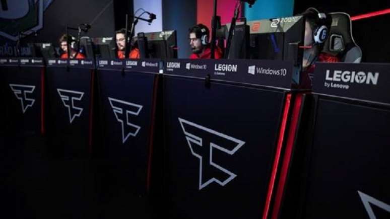 A Lenovo é a mais nova patrocinadora do Brasileirão Rainbow Six para o segundo turno do torneio (Foto: Divulgação)