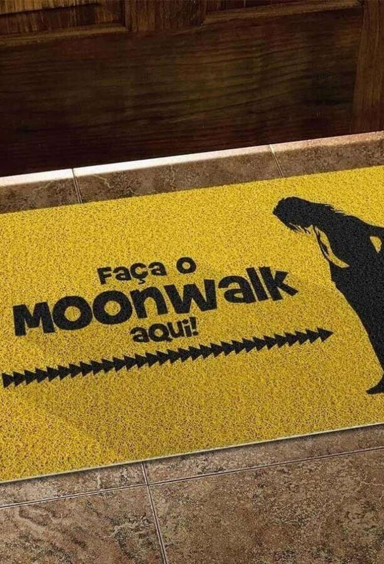 8. Que tal um capacho divertido que faça referência ao moonwalk do Michael Jackson, hem? – Foto: Pinterest