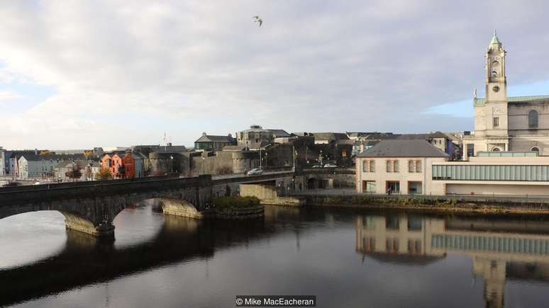 O Sean's Bar está intrinsecamente associado a lendas sobre o famoso rio Shannon da Irlanda