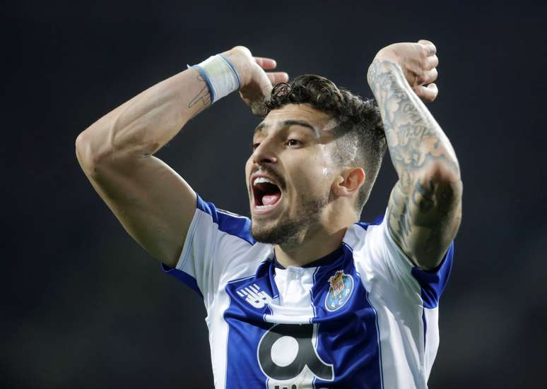 Alex Telles durante partida do Porto contra a Roma pela Liga dos Campeões
06/03/2019 REUTERS/Miguel Vidal 