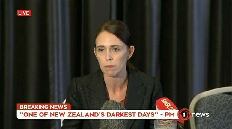 Primeira-ministra da Nova Zelândia, Jacinda Ardern, faz pronunciamento na TV
15/03/2019
TVNZ/via REUTERS 