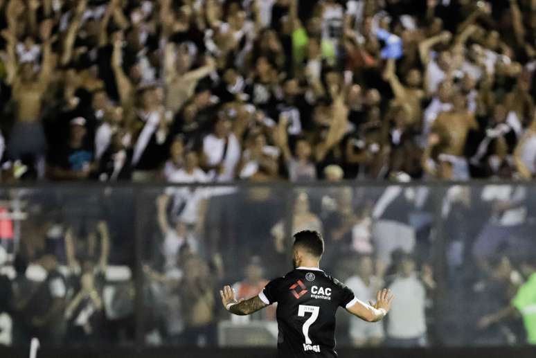 Rossi comemora seu gol durante partida entre Vasco X Avai v&aacute;lida pela terceira fase da Copa do Brasil 2019 no est&aacute;dio de S&atilde;o Janu&aacute;rio, zona norte da cidade, nesta quinta-feira (14/03).