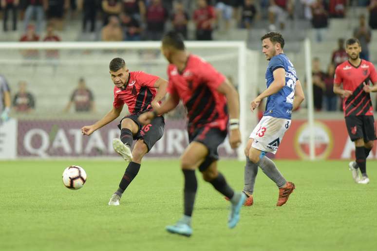 Bruno Guimarães durante Athletico x Jorge Wilstermann. Partida válida pela 2ª rodada da fase de grupos da Conmebol Libertadores 2019. Arena da Baixada. Curitiba, PR.