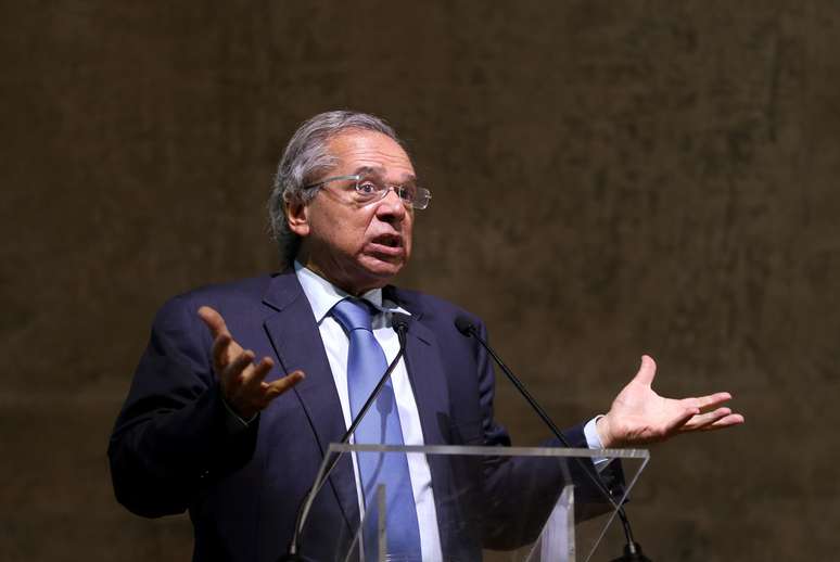 O ministro da Economia, Paulo Guedes, discursa durante o seminário "A Nova Economia Liberal" realizado pela Fundação Getúlio Vargas (FGV), no Rio de Janeiro