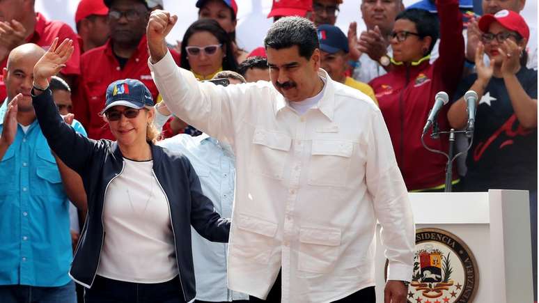 Para Guaidó, Maduro age como um ditador