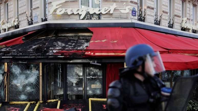 Ministro afirmou que manifestnates "estão procurando por violência e estão lá para semear o caos em Paris"