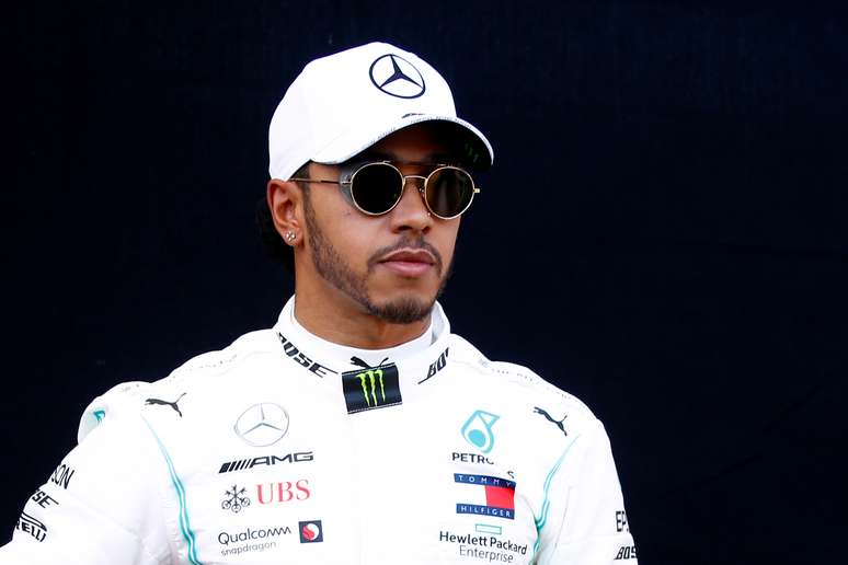 O piloto inglês Lewis Hamilton