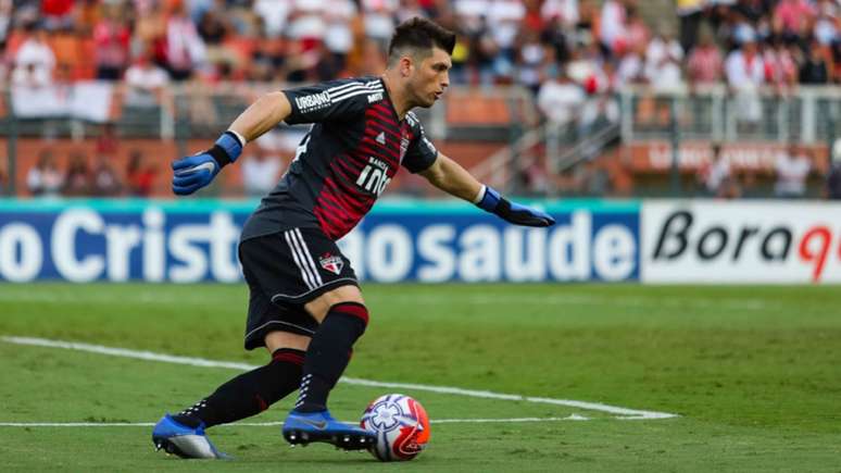 Goleiro pediu desculpas aos torcedores após derrota (Foto: Marcello Fim/Ofotografico/Lancepress!)