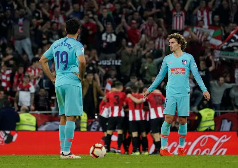 Jogadores do Atlético de Madrid lamentam gol do Athletico Bilbao