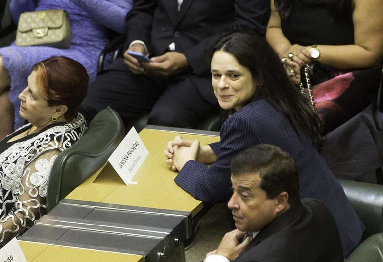 A deputada estadual eleita Janaína Paschoal (PSL) toma posse durante cerimônia na Assembléia Legislativa de São Paulo na tarde desta sexta-feira (15).