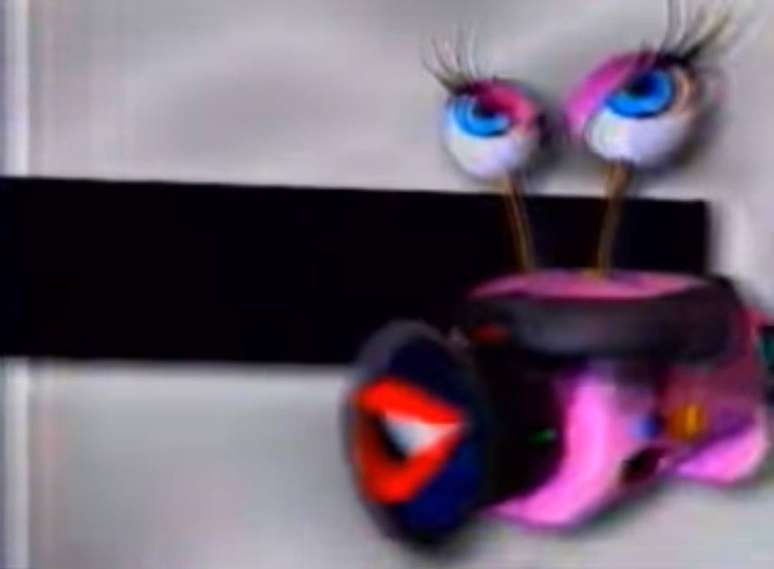 A c&acirc;mera Pink Pintosa, 'mascote' do 'Clodovil Soft', em 1998.