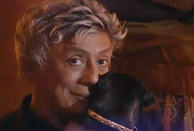 Clodovil em sua participa&ccedil;&atilde;o na novela das 9 da Globo, 'O Clone'.