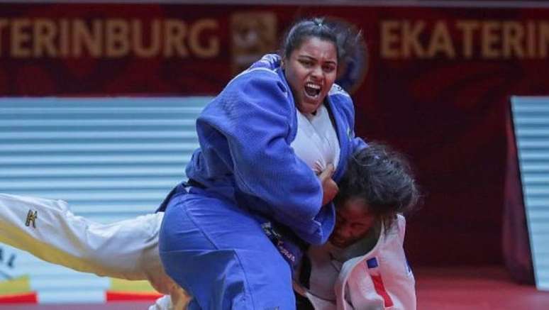 Brasileira Maria Suelen Altheman conquista ouro após bater Anne Fatoumata M'Bairo.