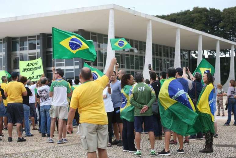 Protesto em frente ao Supremo Tribunal Federal neste domingo 