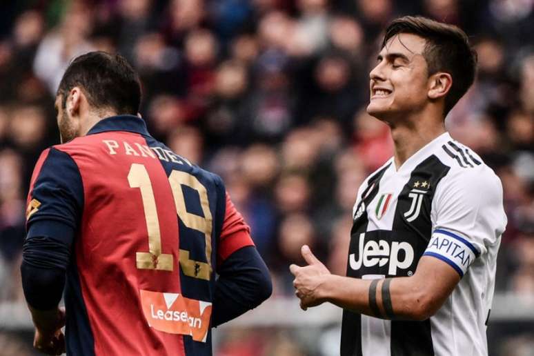 Juventus não conseguiu segurar o Genoa (Foto: Marco BERTORELLO / AFP)
