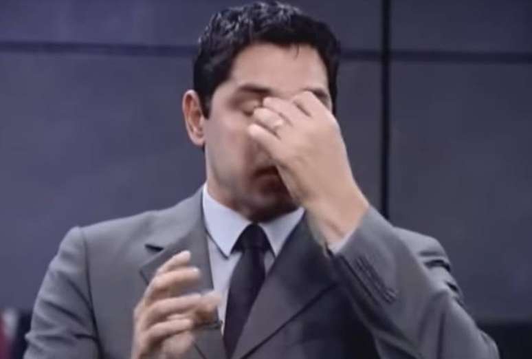 Evandro Banzato se emociona ap&oacute;s ser demitido em&nbsp;'O Aprendiz'.