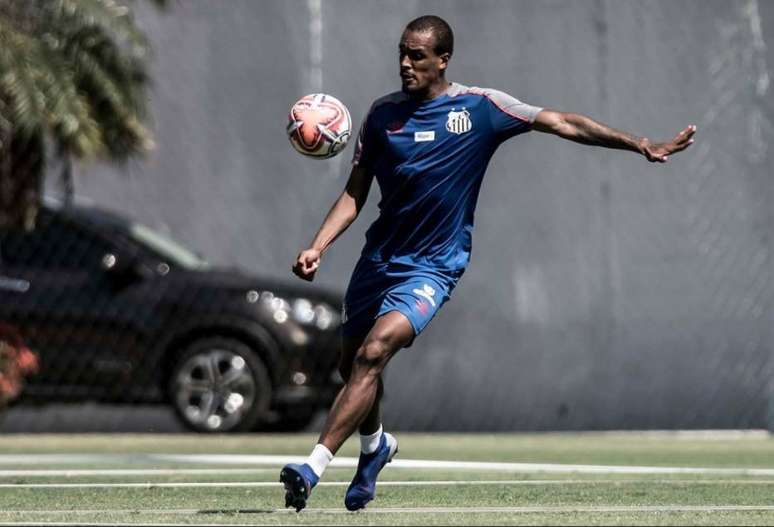 Luiz Felipe admite problema salarial no Santos