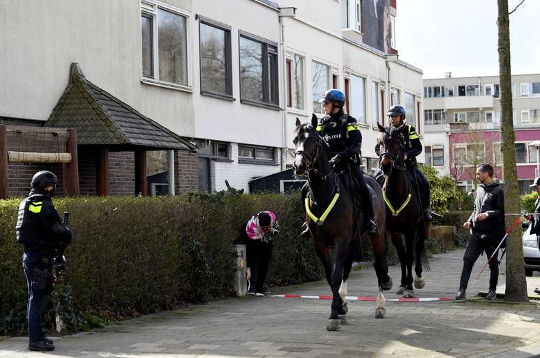 Policiais montados em rua de Utrecht após ataque a tiros
18/03/2019
REUTERS/Piroschka van de Wouw