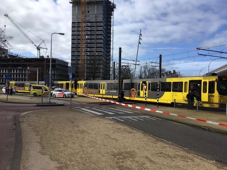 Local do ataque em Utrecht, Holanda, em imagem obtida de um vídeo numa rede social
18/03/2019
DUIC.NL via REUTERS