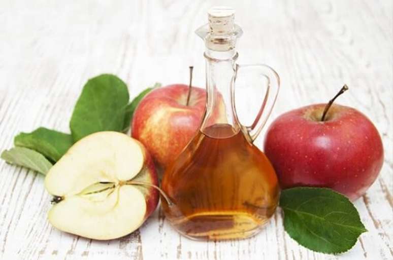 3- A maçã é uma ótima alternativa de como tirar cheiro da geladeira. Fonte: Remédio Caseir