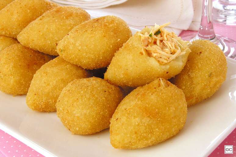 Coxinha de frango tradicional