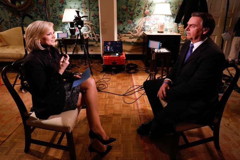 Presidente da República Jair Bolsonaro concede entrevista para Shannon Bream, apresentadora da Fox News
