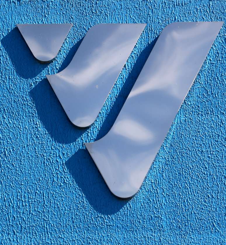 Logo da Votorantim em pr&eacute;dio da empresa na cidade de Votorantim
10/04/2017 REUTERS/Paulo Whitaker 
