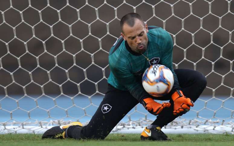 Diego Cavalieri tem um jogo pelo Botafogo (Foto: Vitor Silva / SS Press / BFR)