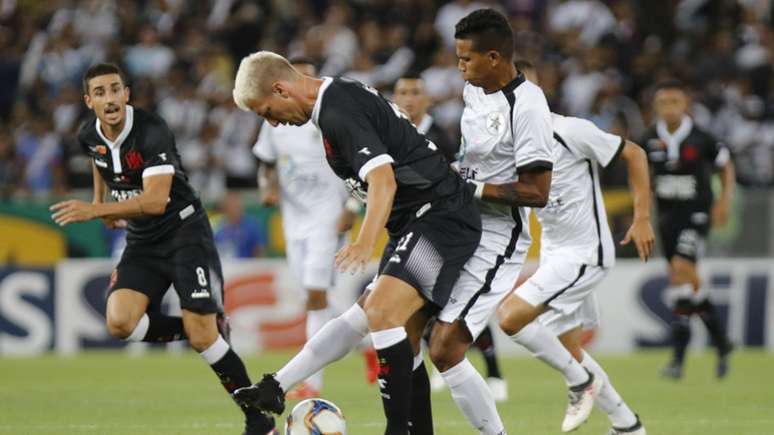 As equipes fizeram a semifinal da Taça Guanabara (Foto: Reginaldo Pimenta / Raw Image)