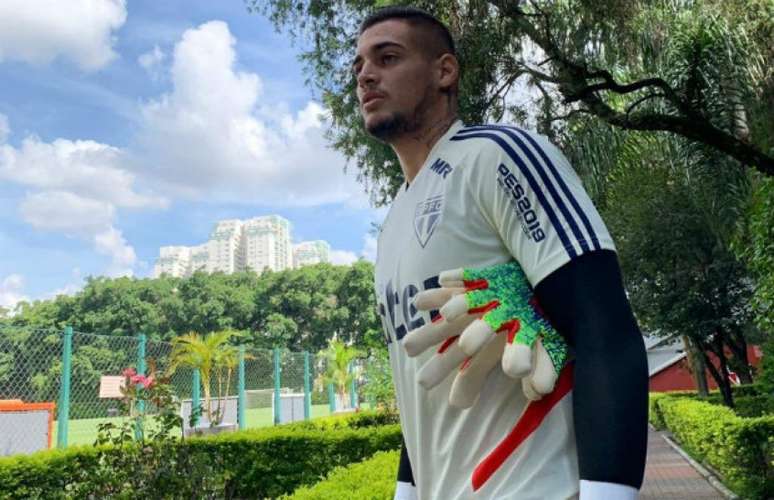 Goleiro Jean voltou a causar problemas no São Paulo com seu temperamento e foi punido (Divulgação/São Paulo)