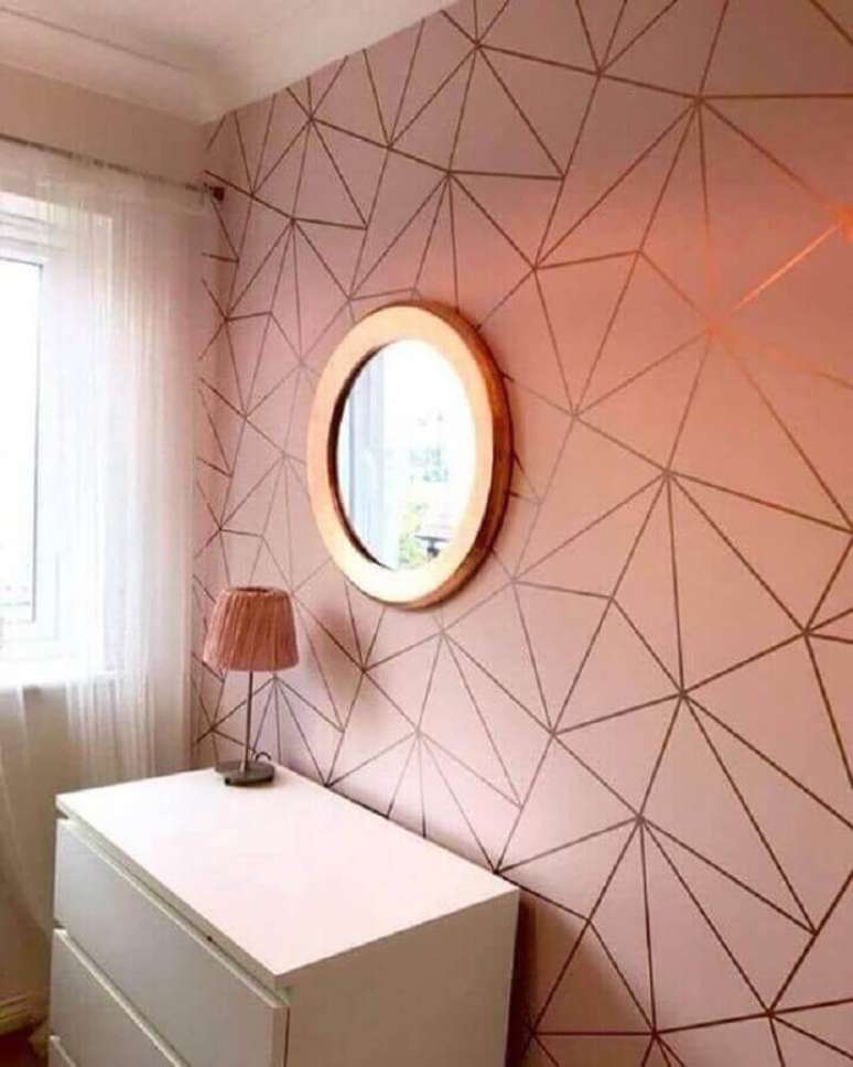 20. Além dos objetos decorativos também é possível utilizar revestimentos na cor cobre para compor a decoração – Foto: Types of Wallpaper