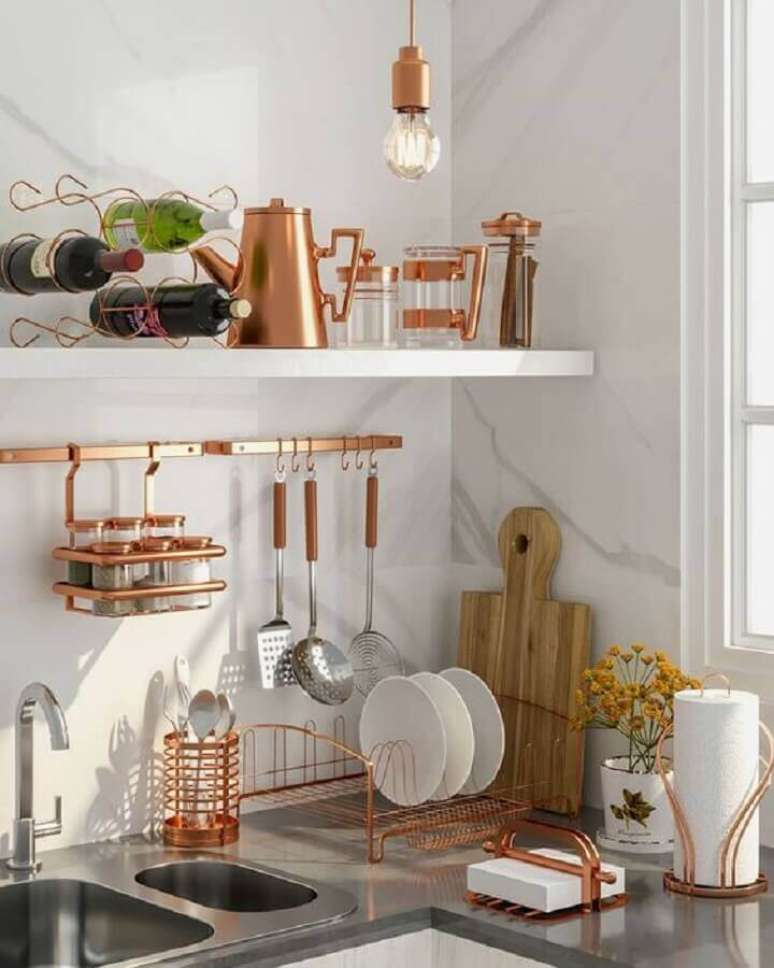 4. Utilize pe&ccedil;as de aramado na cor cobre para dar um up na decora&ccedil;&atilde;o e manter os ambientes sempre bem organizados &ndash; Foto: Reedecore